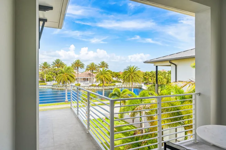 2nd floor lounge balcony