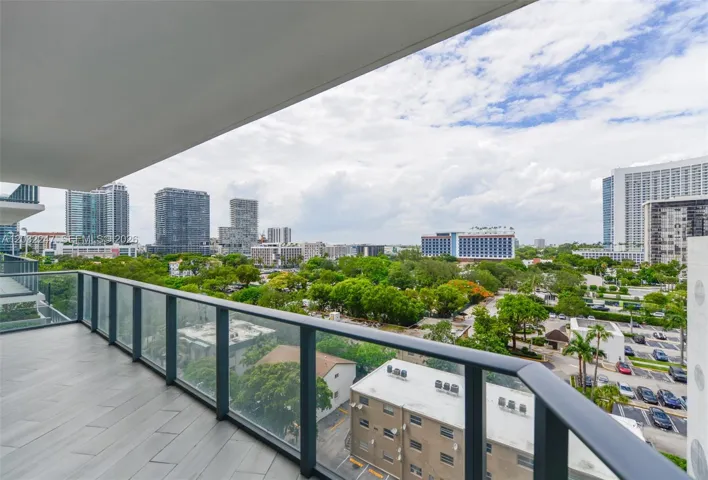 L SHAPE CORNER BALCONY