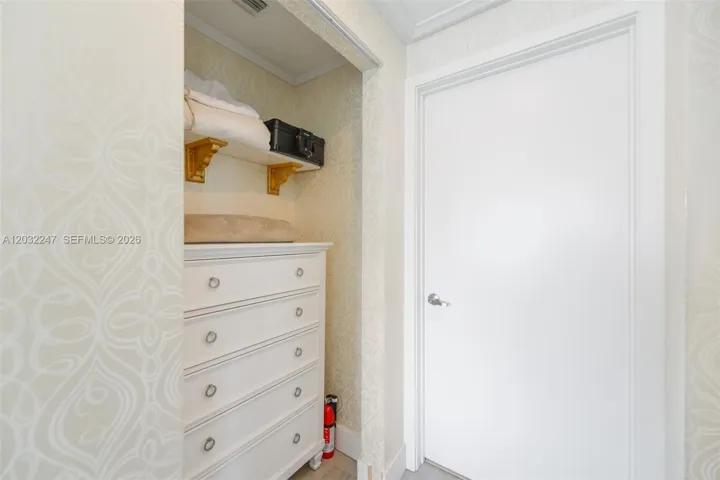 MASTER CLOSET