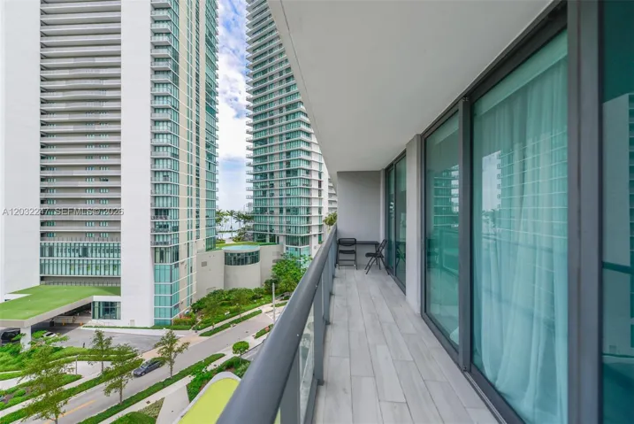L SHAPE CORNER BALCONY