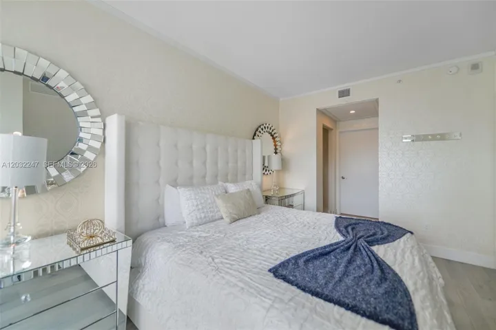 MASTER BED