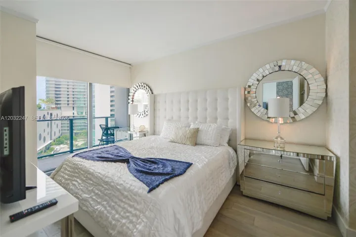 MASTER BED