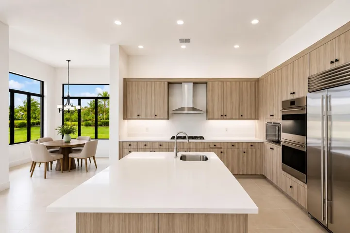 Large Spacious Kitchen