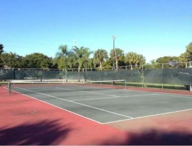 TENNIS