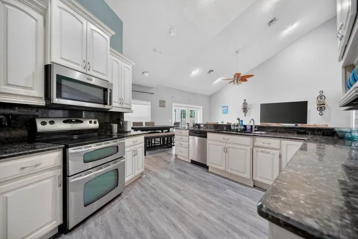 kitchen1.jpg-SMALL