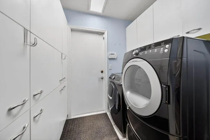 laundry1.jpg-SMALL