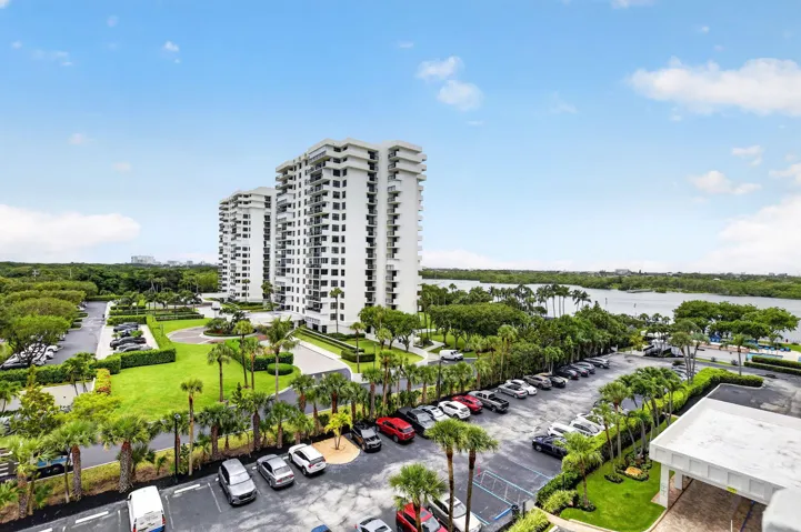 Intracoastal views to the right.
