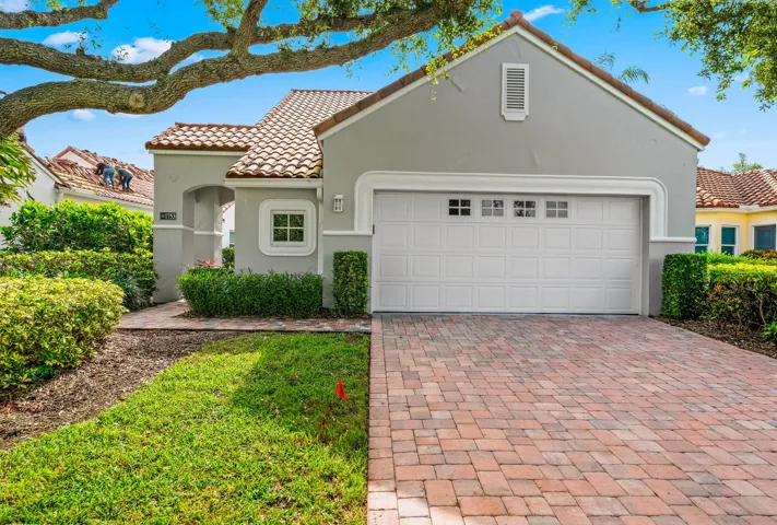 1753 Victoria Circle-104