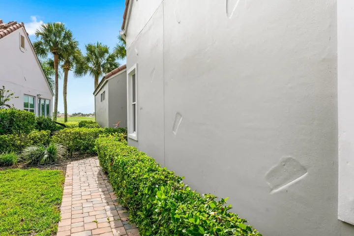 1753 Victoria Circle-93