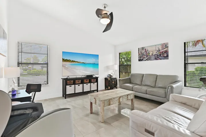 07 Living room 03