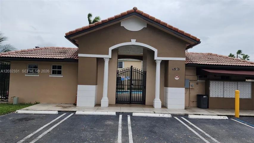 Pool Area entry