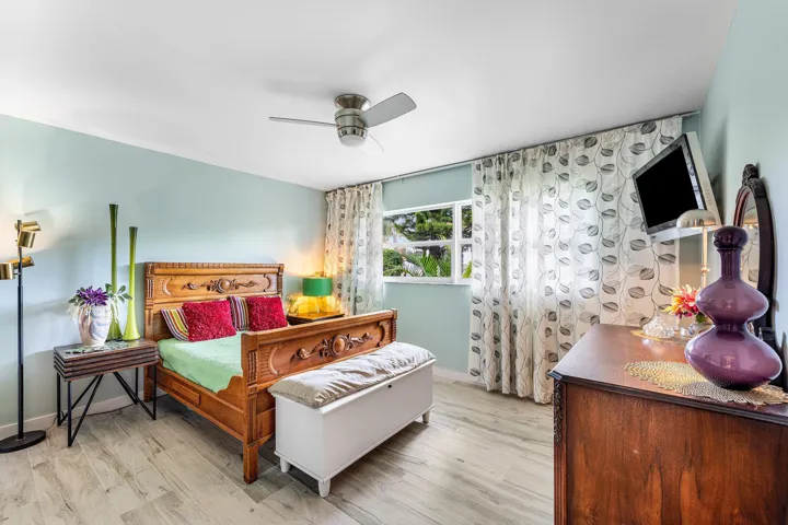 017-5660NassauDrive-BocaRaton-FL-33487-S