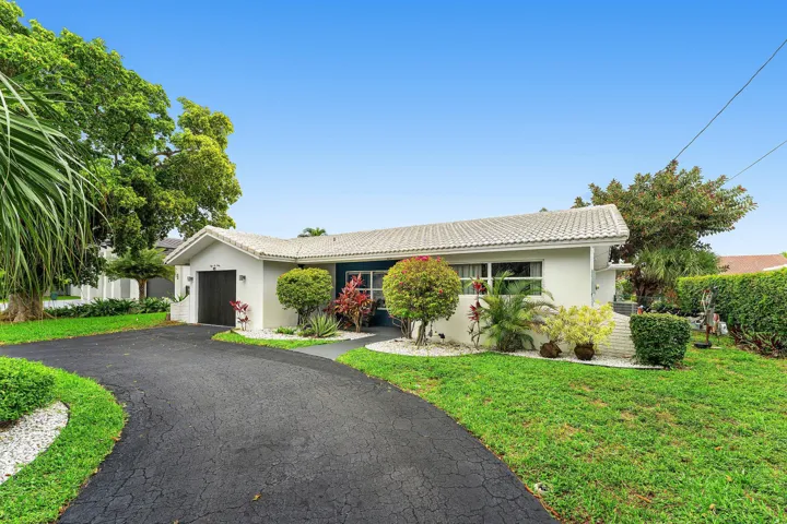 002-5660NassauDrive-BocaRaton-FL-33487-S