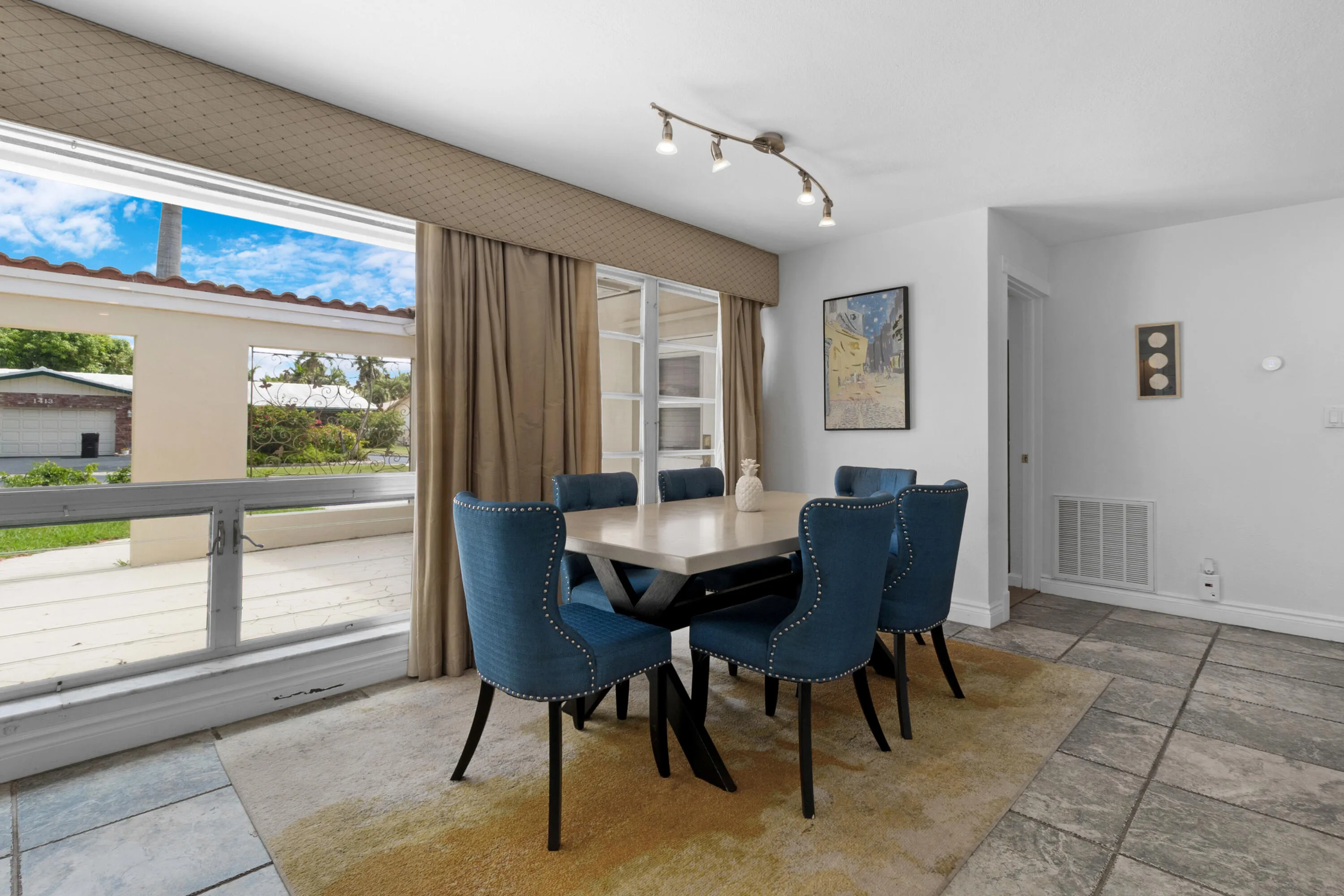 accutour_1418-ne-57th-pl-15