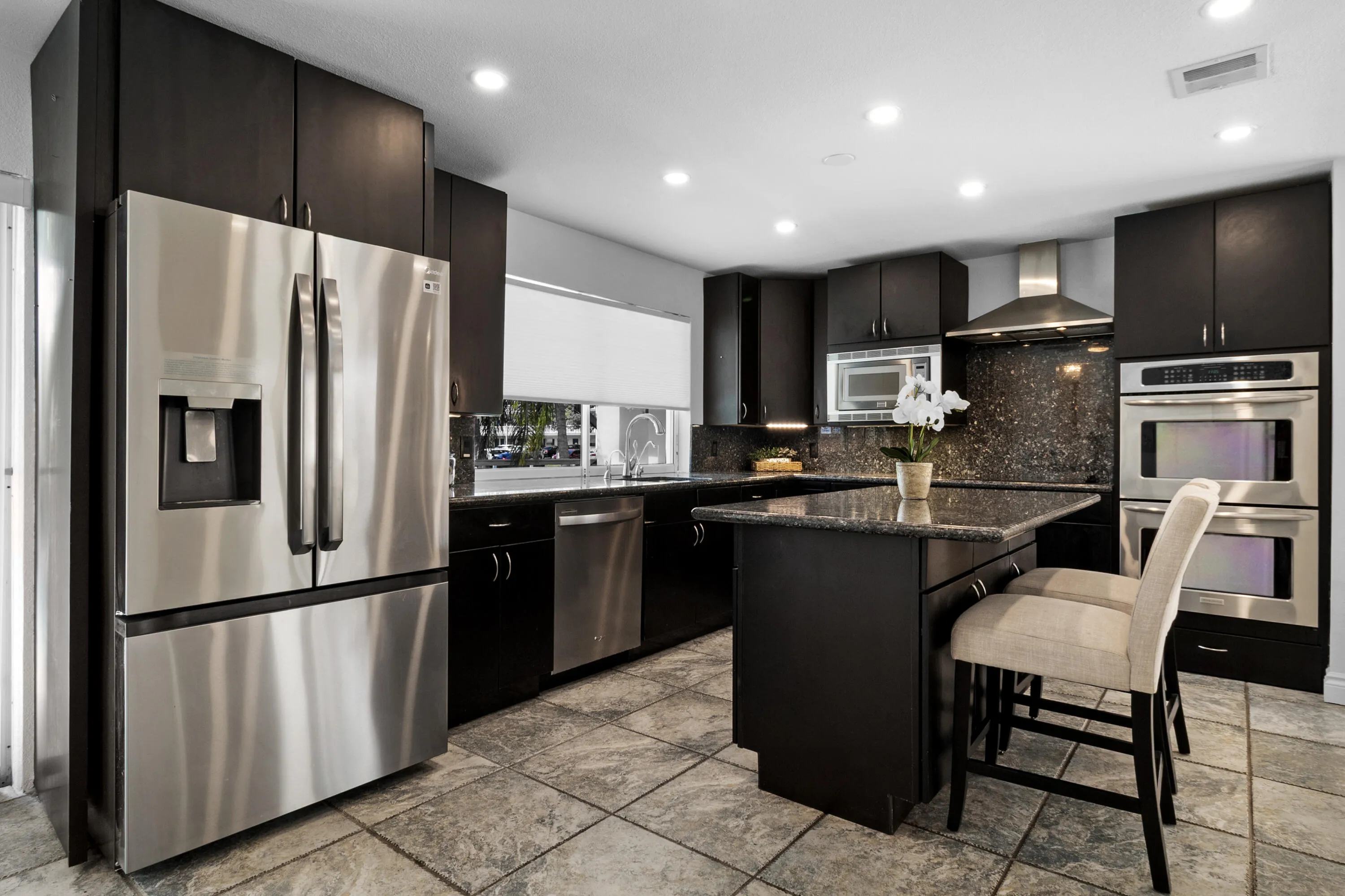 accutour_1418-ne-57th-pl-19