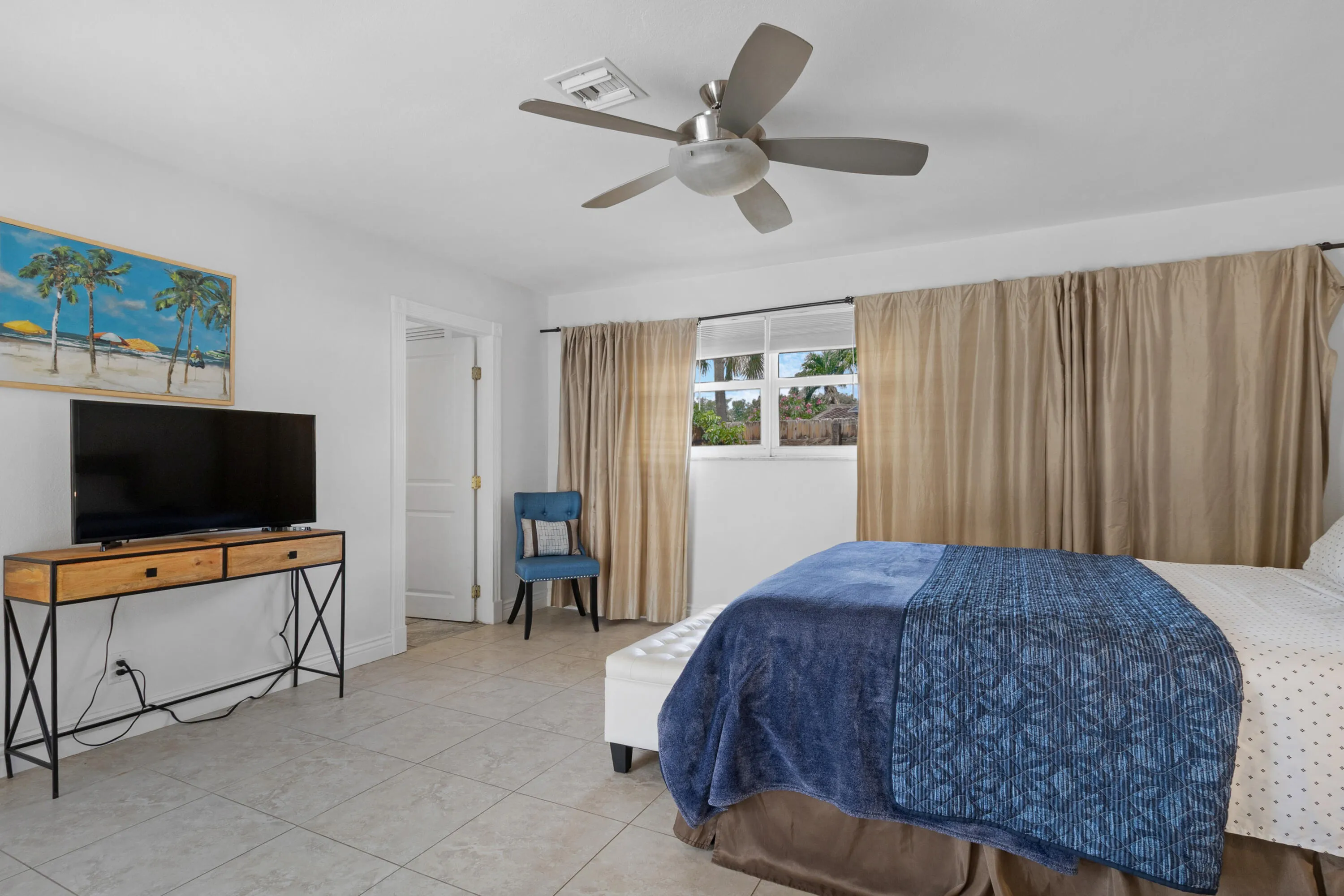 accutour_1418-ne-57th-pl-24