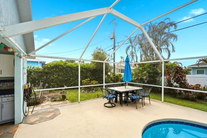 Outdoor Eating Area