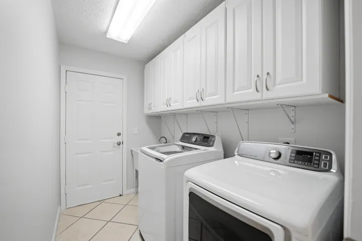 Laundry Rm