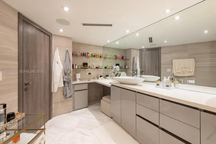 Master bathroom.