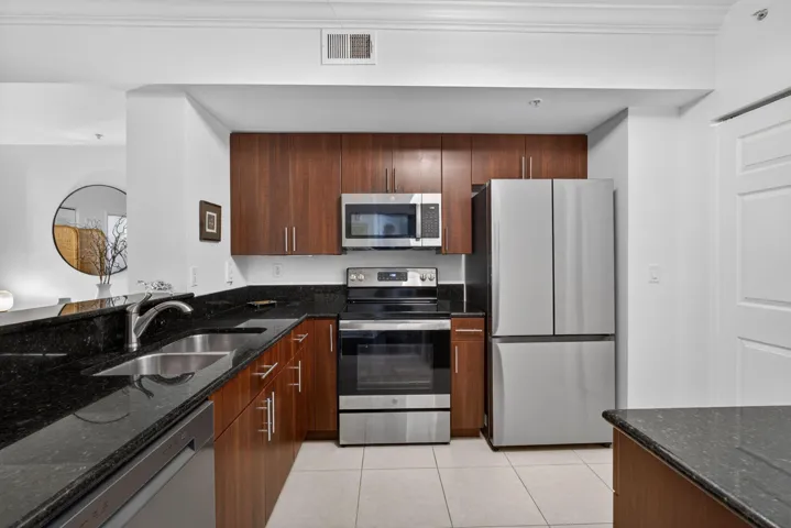 12-web-or-mls-5D1A8404