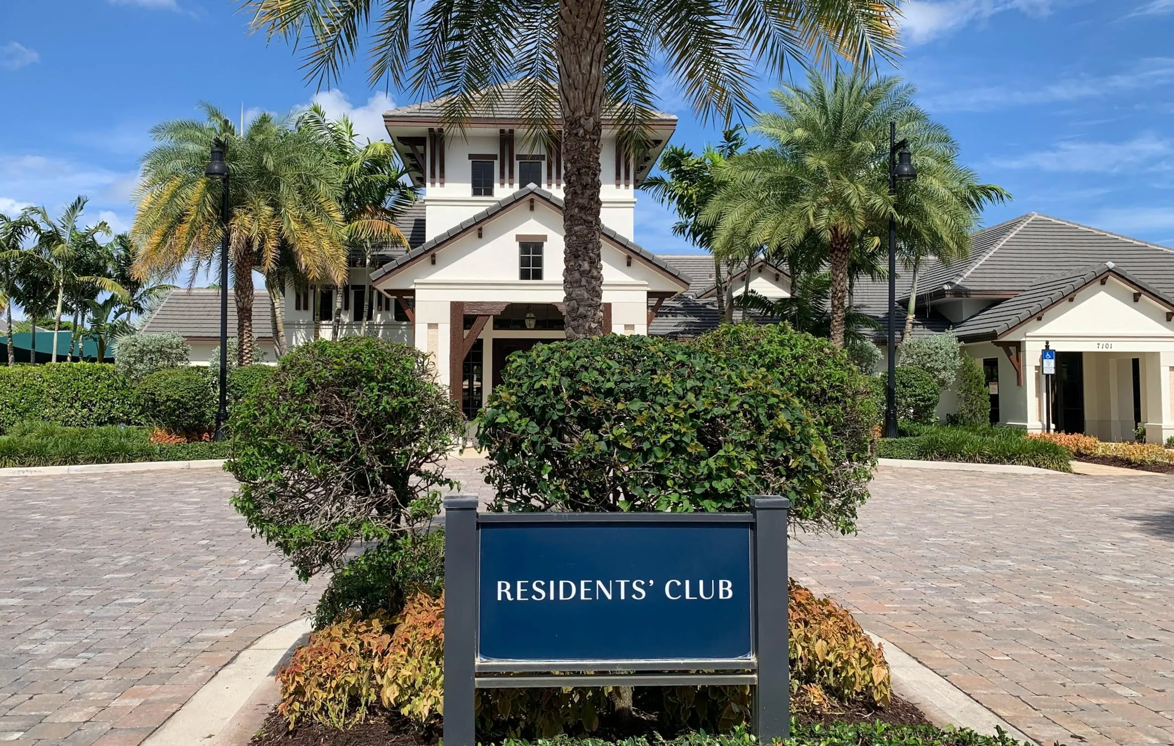 Resident Club