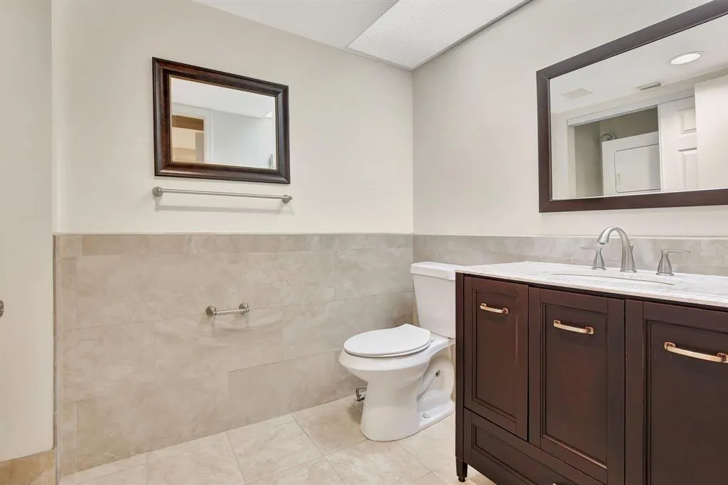 Cam N 314 - Half bath