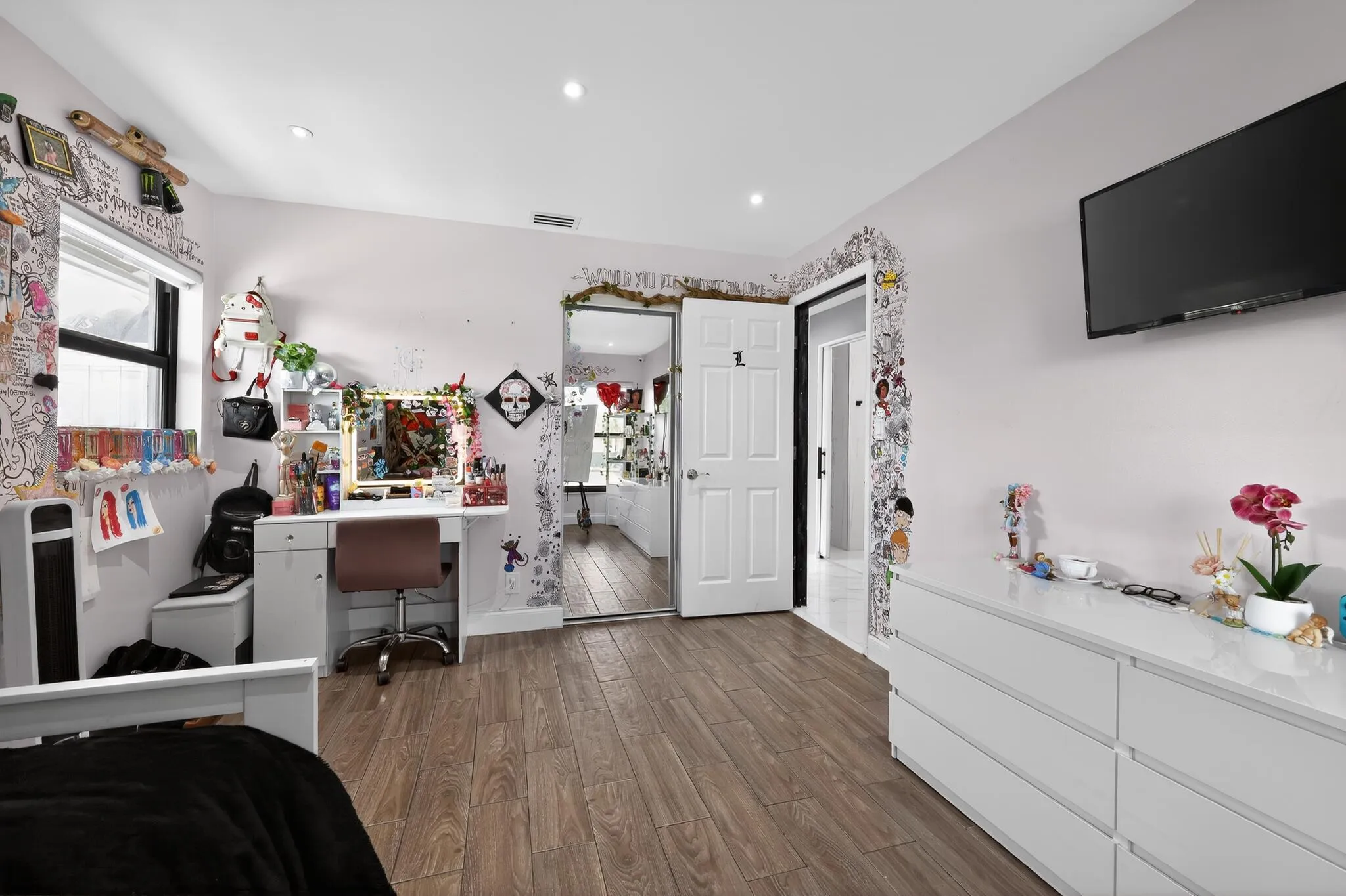 25_11423_Whisper_Sound_Dr-Bedroom-0016