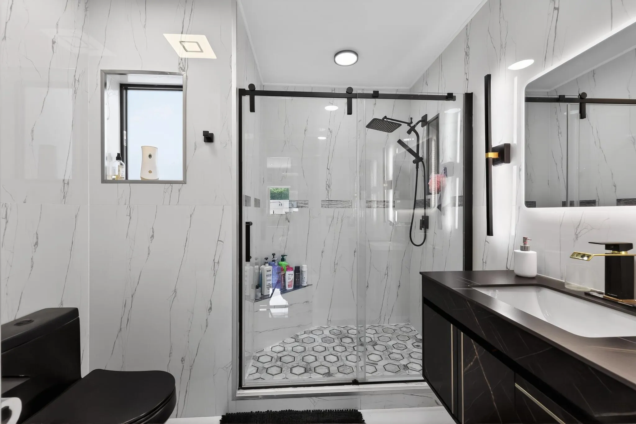 31_11423_Whisper_Sound_Dr-Bathroom-0028