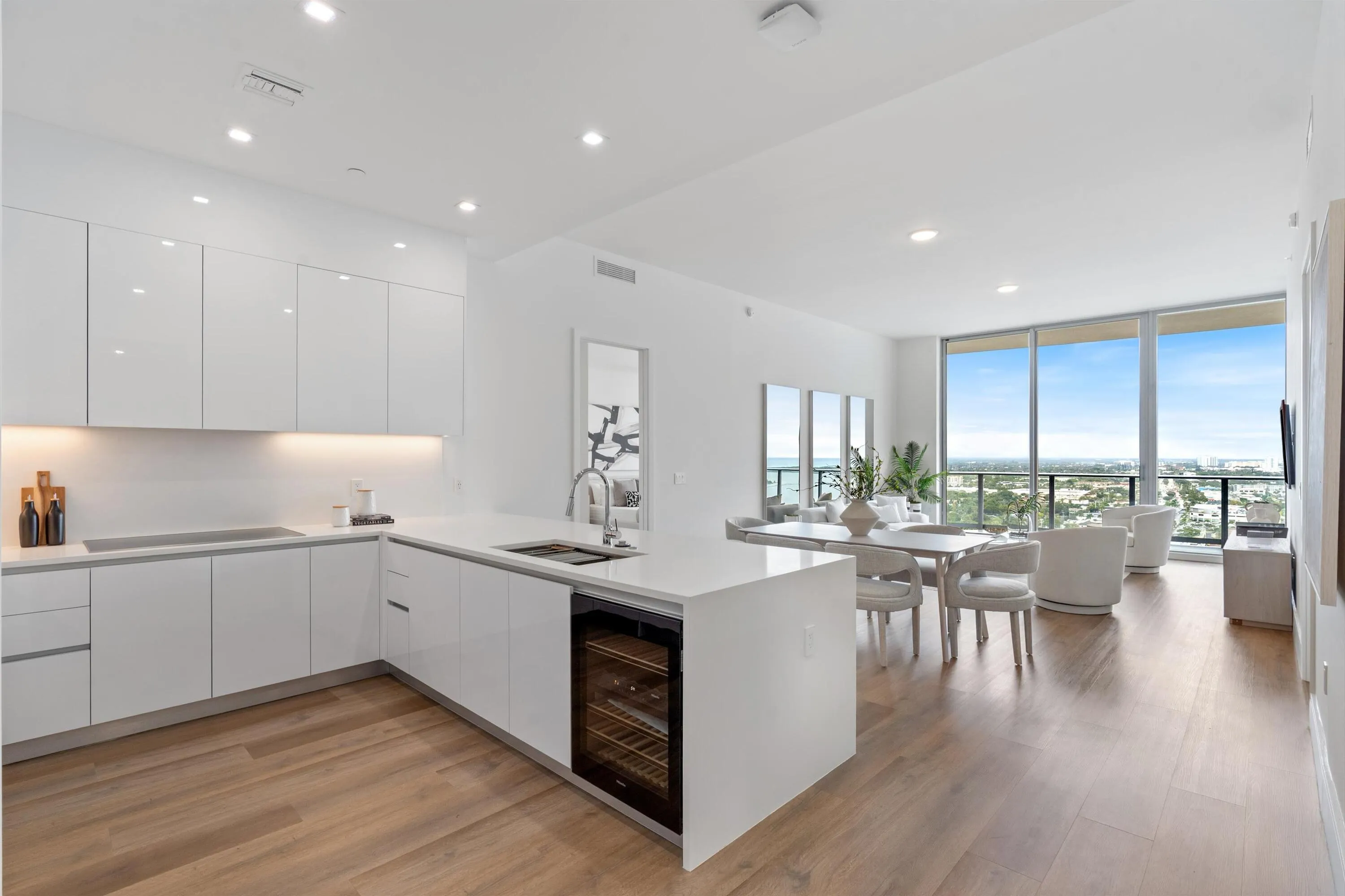 08-220 Lake Shore Drive #2305 Lake Park,