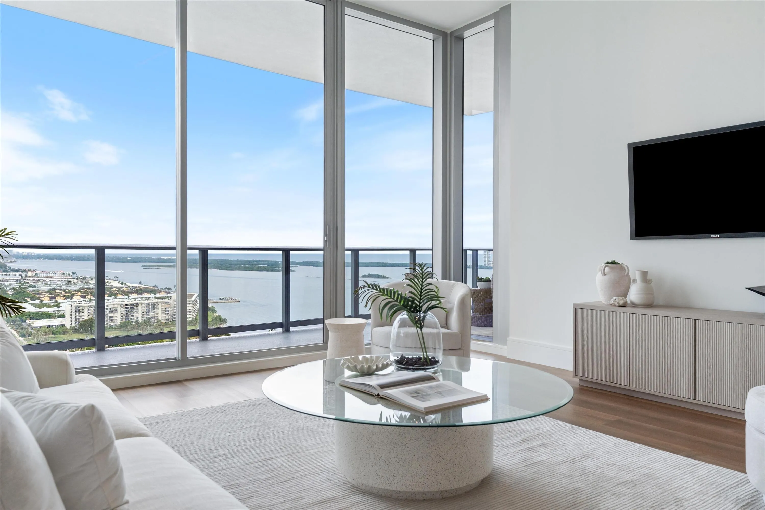 03-220 Lake Shore Drive #2305 Lake Park,