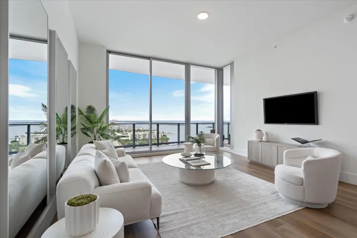 02-220 Lake Shore Drive #2305 Lake Park,