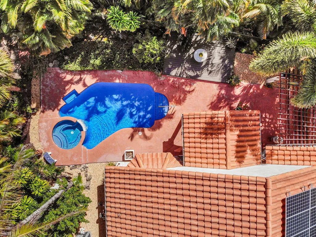 Heated pool & spas.