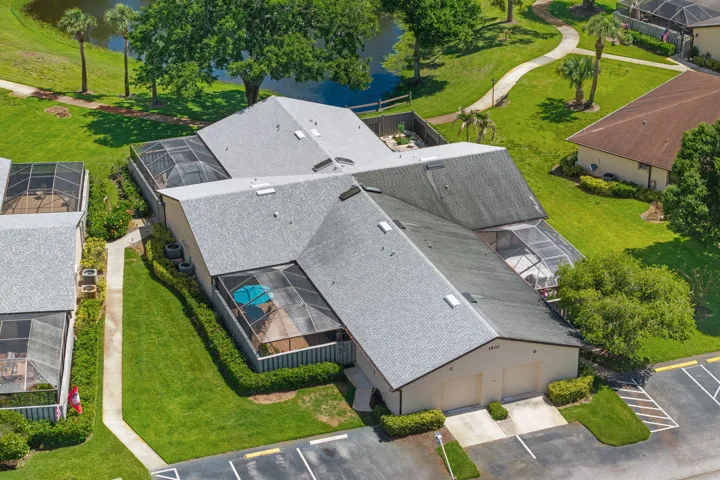 2021 Roof w/garage and enclosed lanai