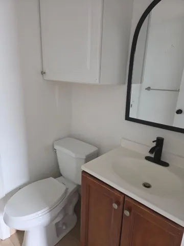 9949 SANDALFOOT APT 512 HALF BATH