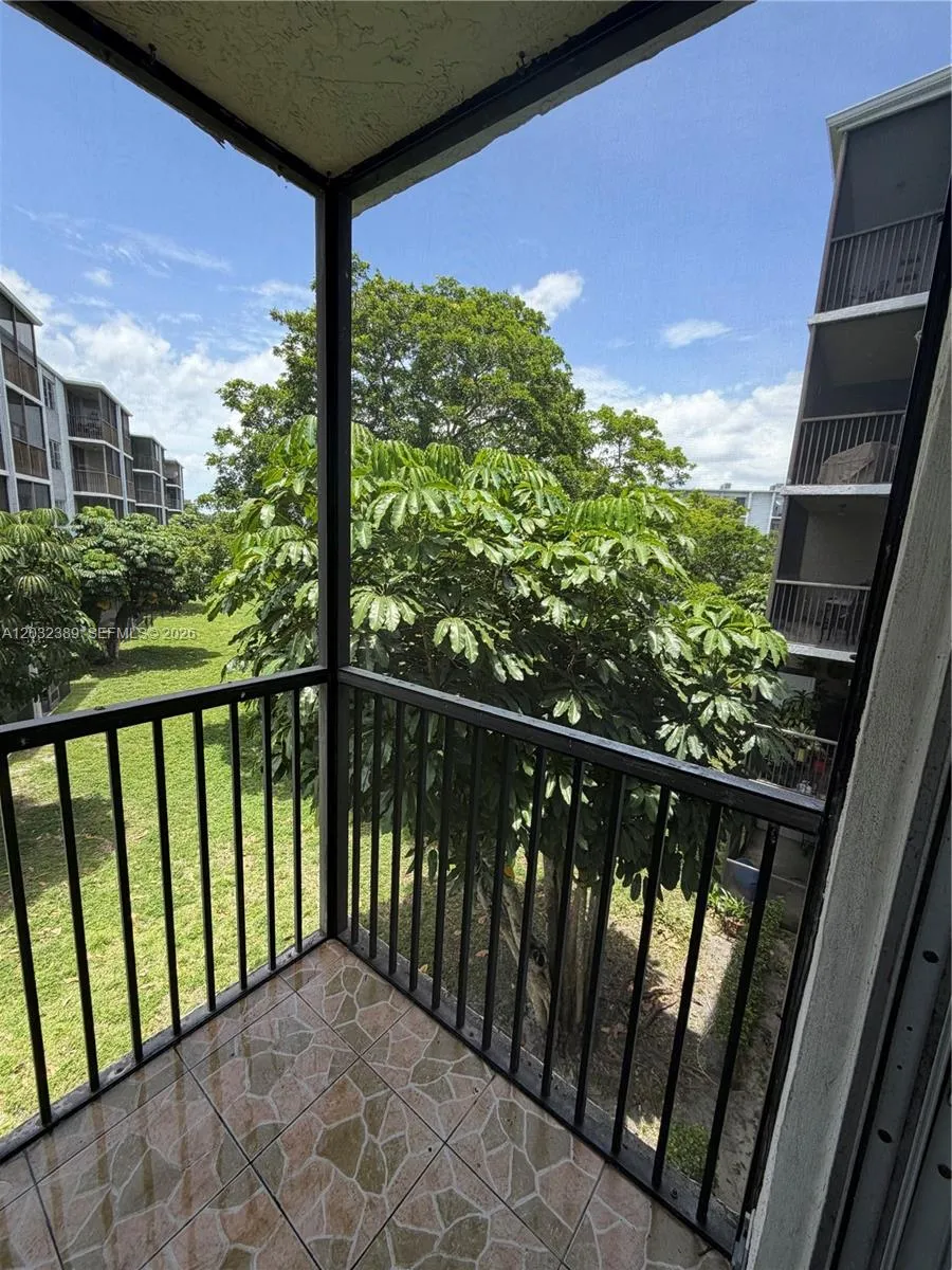 screened balcony