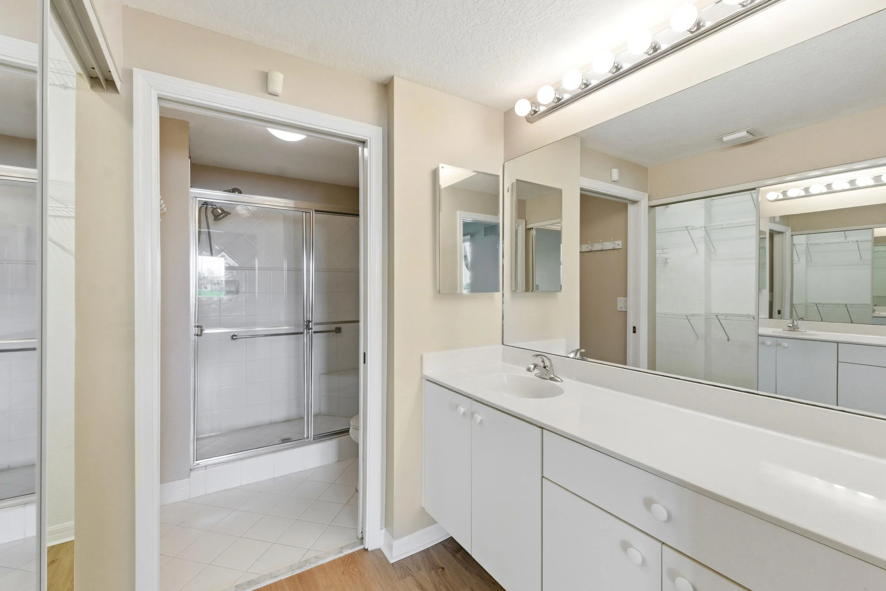 7765 Yardley Dr_011