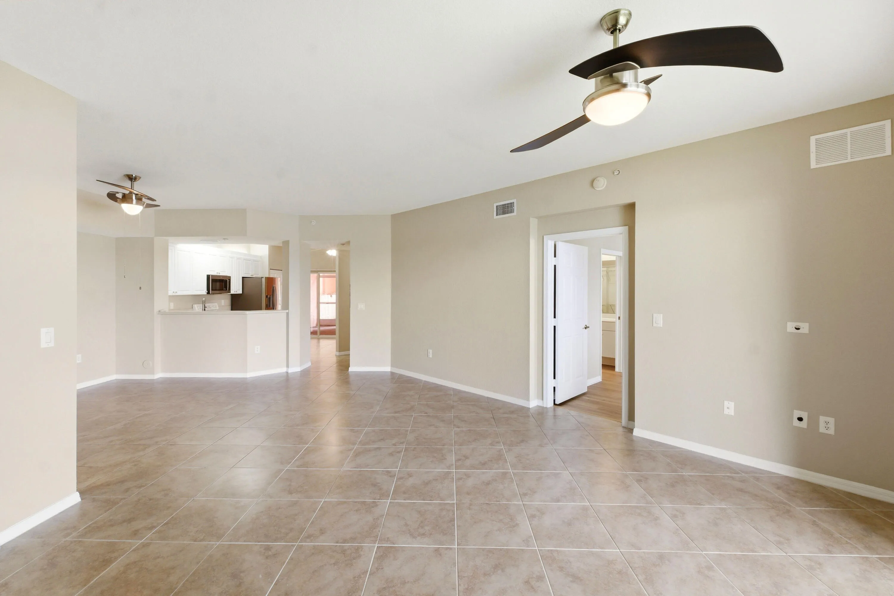 7765 Yardley Dr_026