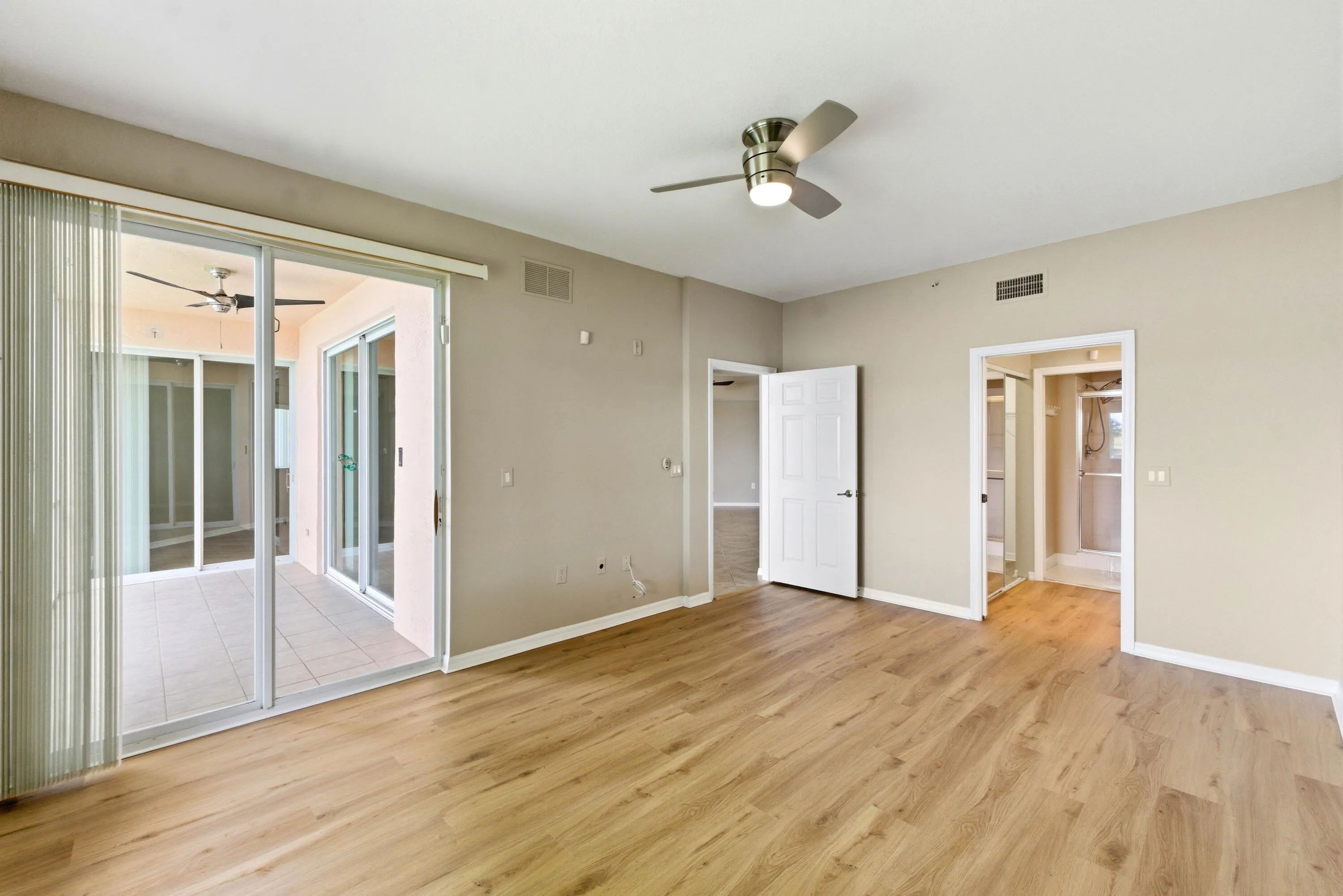7765 Yardley Dr_014