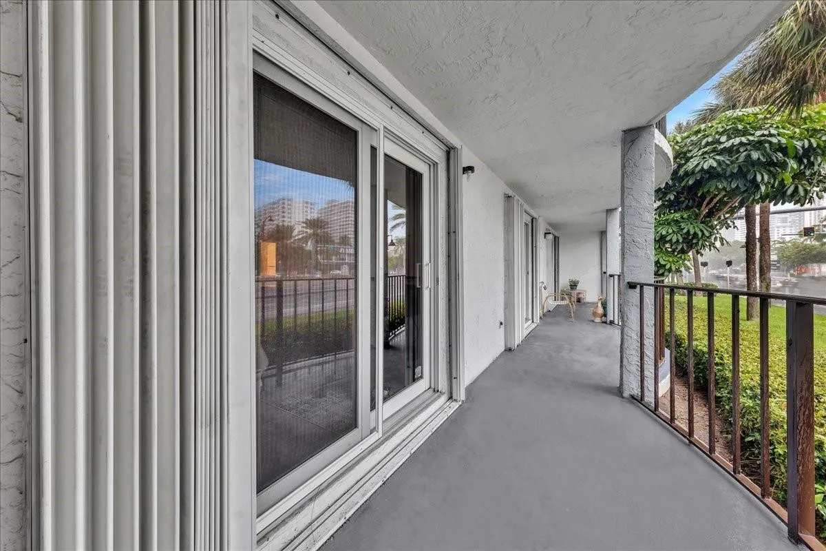Fort Lauderdale balcony, outdoor living space, tropical view, coastal condo patio, private terrace, Top of the Mile condos for sale