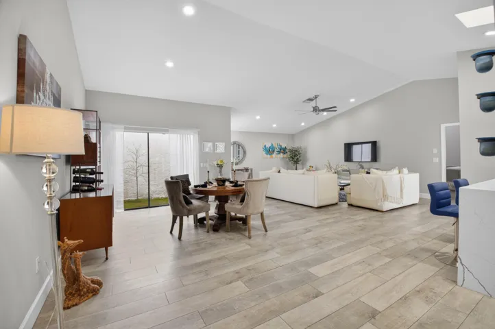 DINING/LIVING/ATRIUM