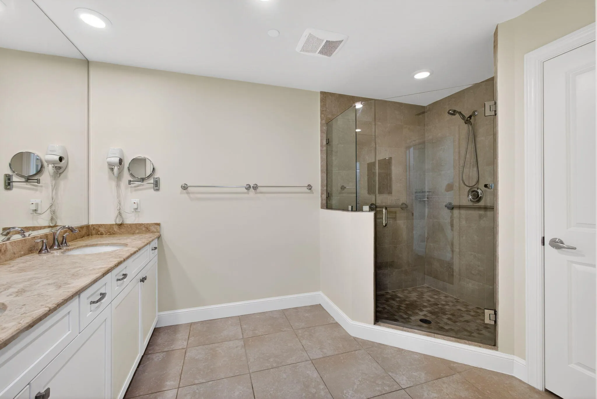 Primary bath