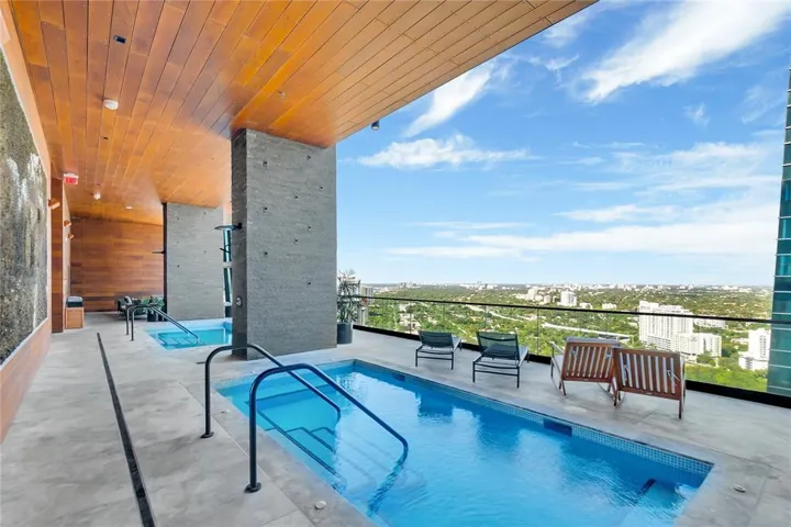 pool area echo