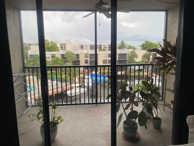 Screened Balcony