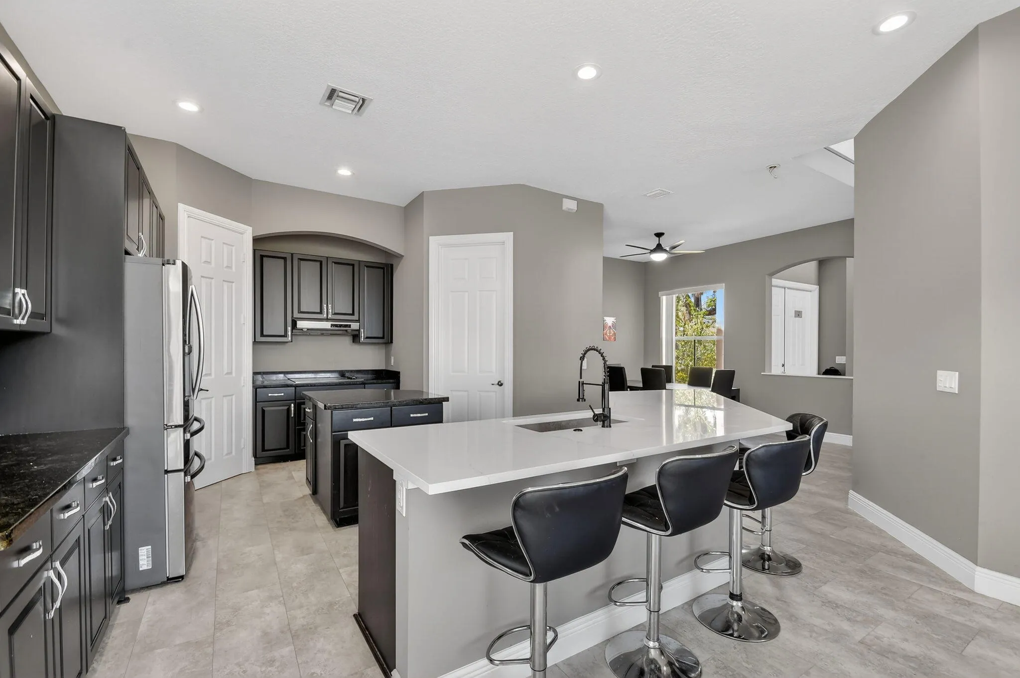 KitchenDining2
