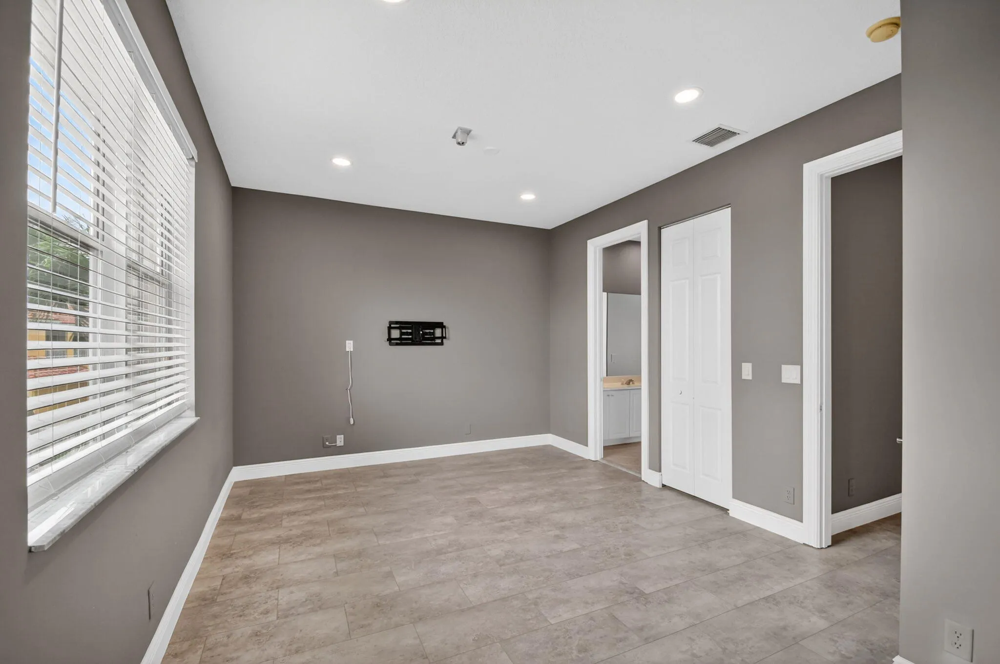 Second floor suite