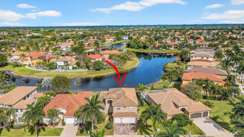 Lakefront home with fully fenced yard