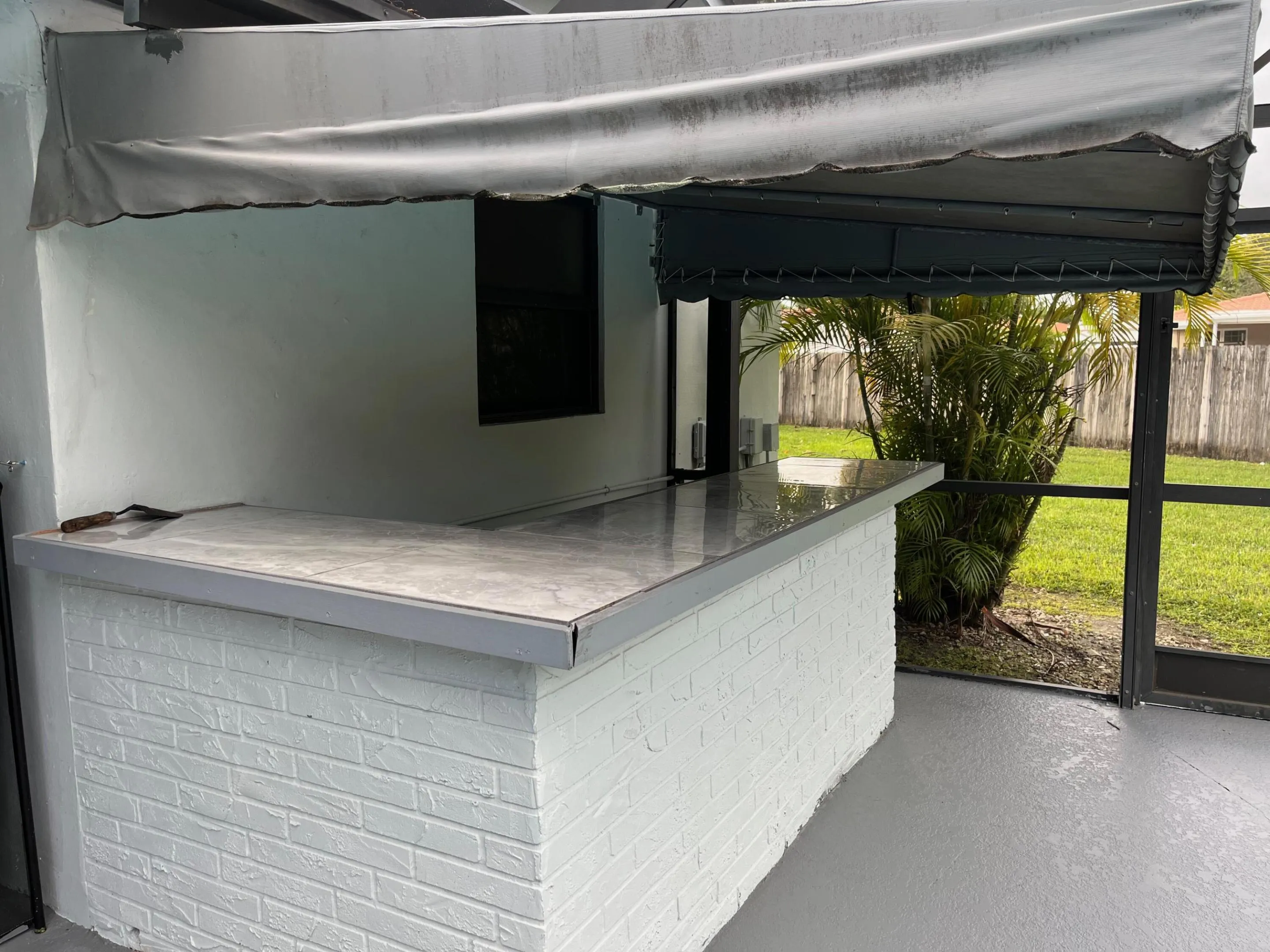 BAR ON PATIO