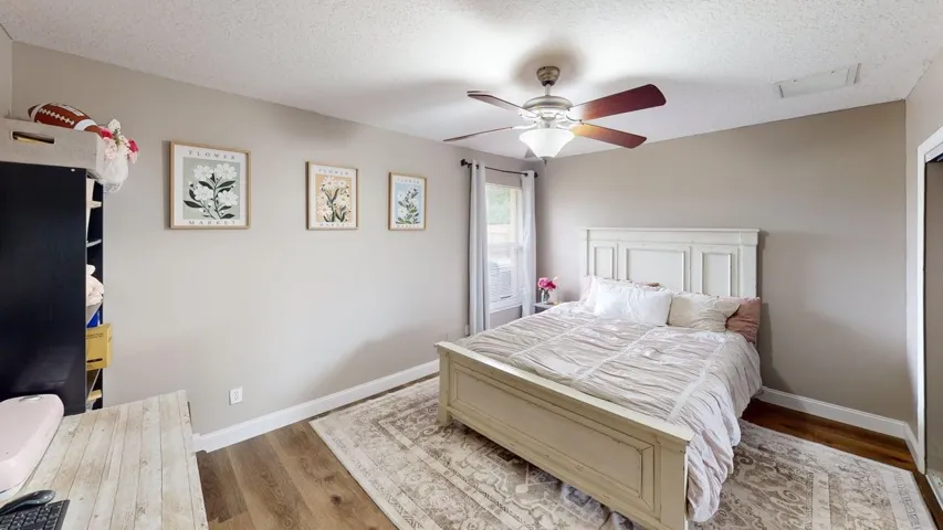 Guest bedroom