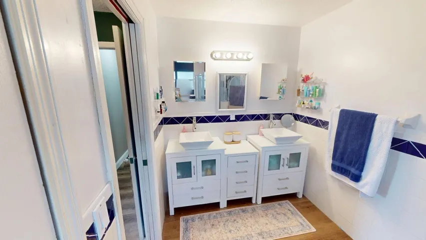 Owners bathroom suite