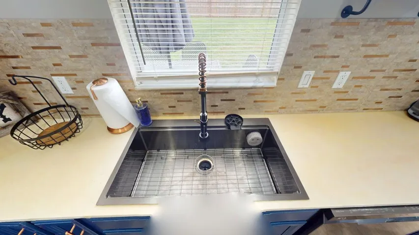 Kitchen sink